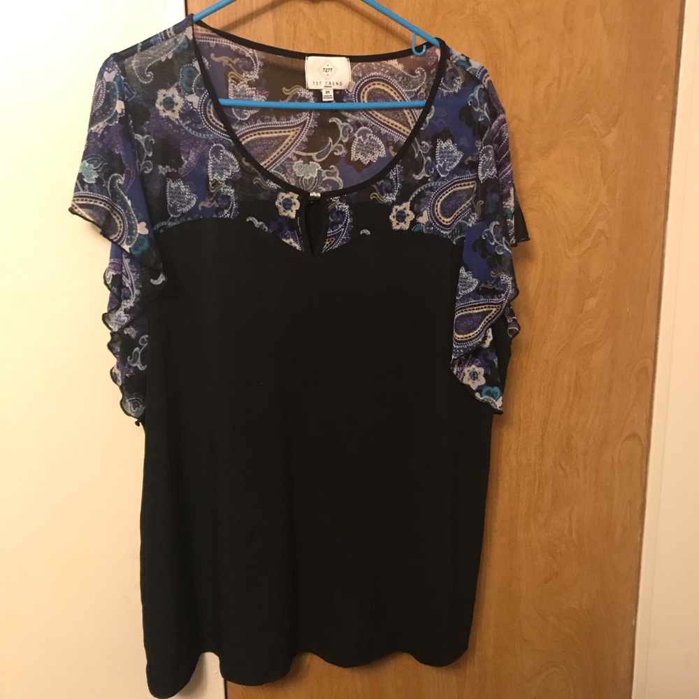 DONATED Black top with paisley design